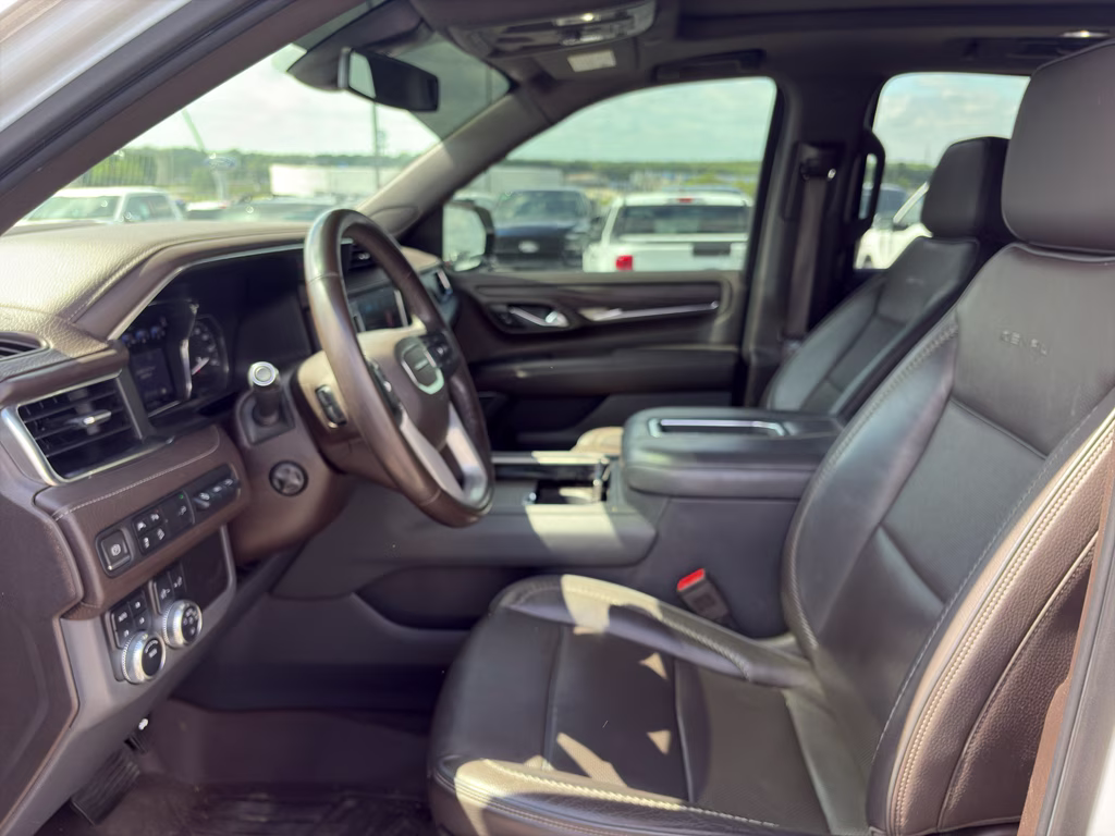 2021 White Frost Tricoat GMC Yukon XL Denali 4X4 SUV