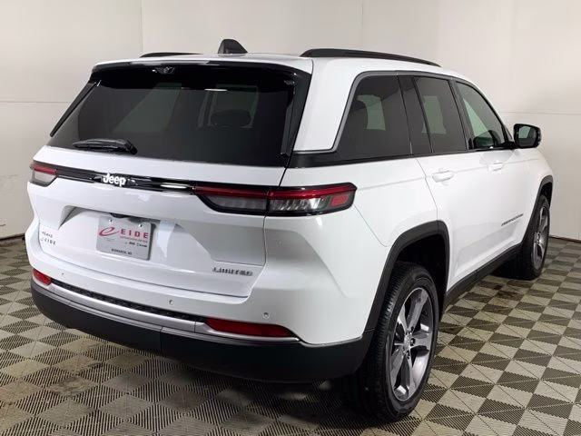 2026 Bright White Clearcoat Jeep Grand Cherokee Limited 4X4 SUV