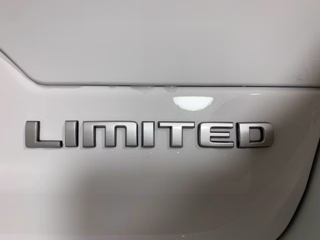 2026 Bright White Clearcoat Jeep Grand Cherokee Limited 4X4 SUV