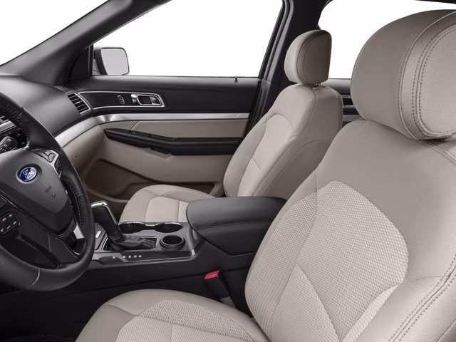 2017 White Platinum Ford Explorer XLT 4X4 SUV