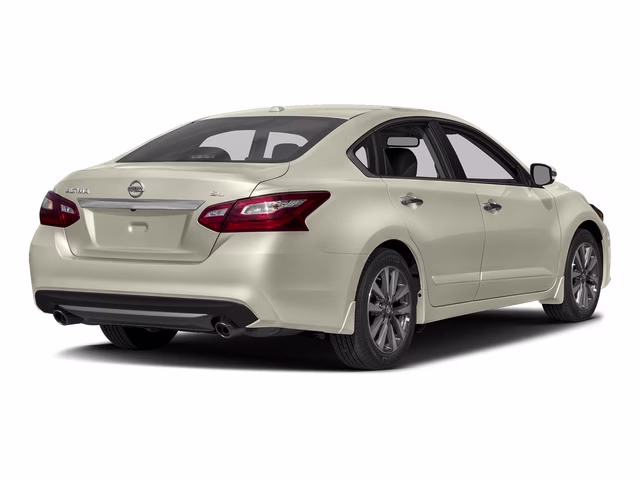 2017 Pearl White Nissan Altima 2.5 SL FWD