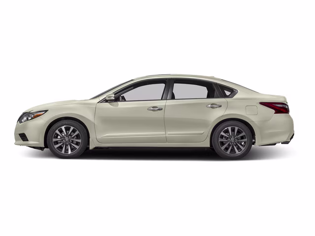 2017 Pearl White Nissan Altima 2.5 SL FWD