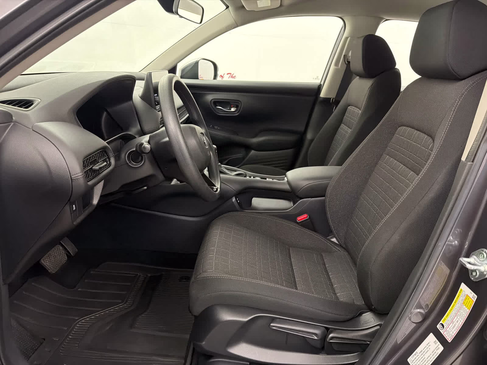 2024 Modern Steel Metallic Honda HR-V LX FWD SUV