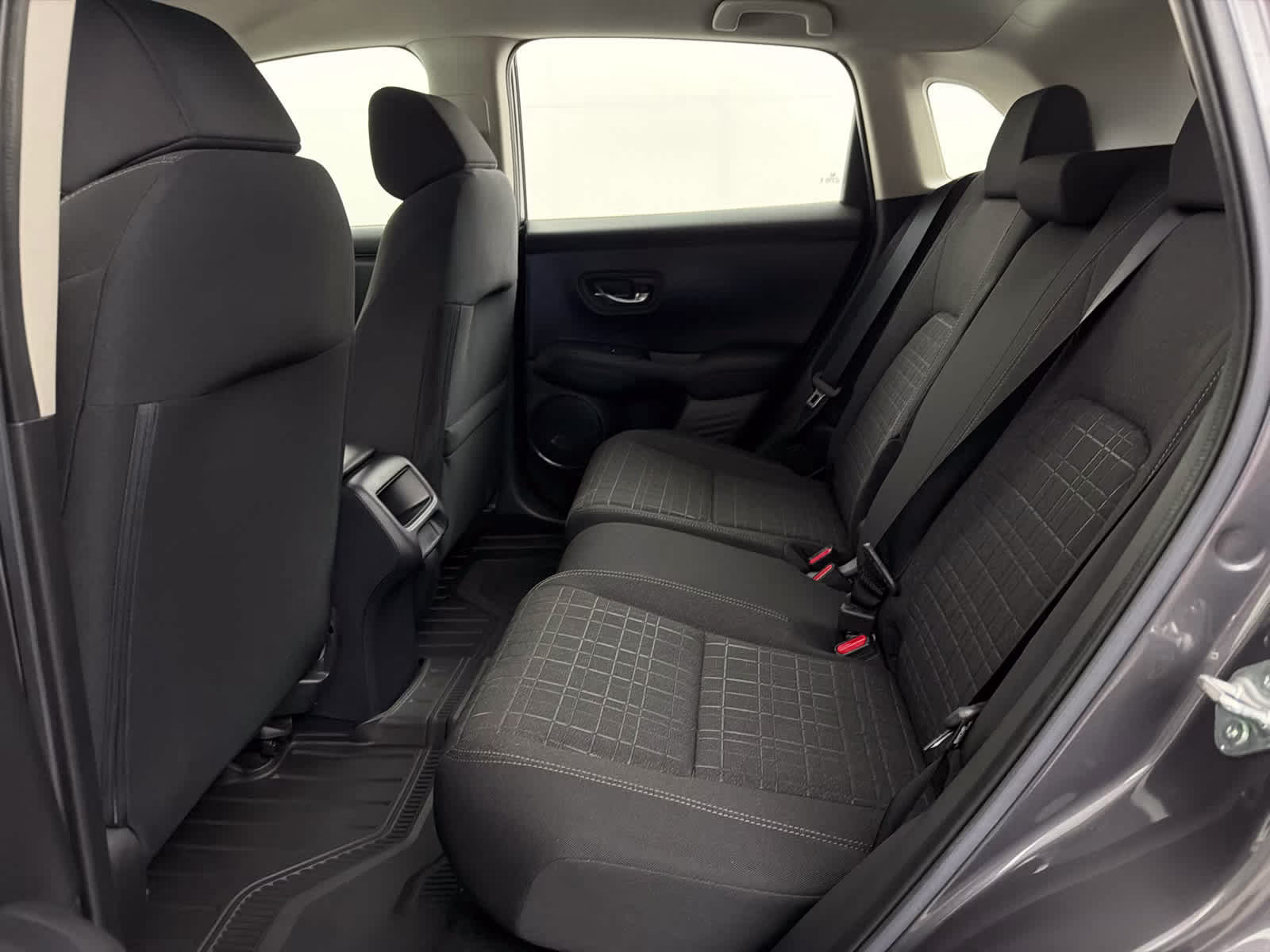 2024 Modern Steel Metallic Honda HR-V LX FWD SUV