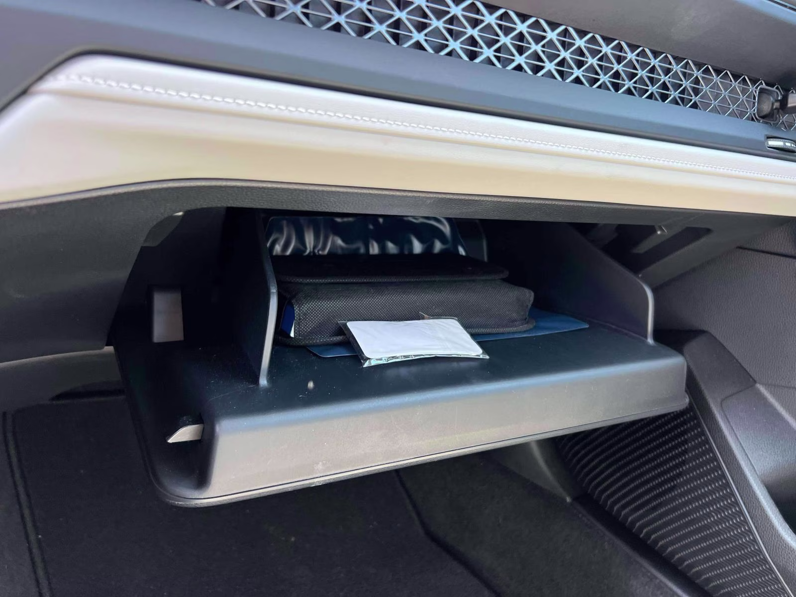 2023 Meteorite Gray Metallic Honda Accord Sedan LX CVT FWD Sedan
