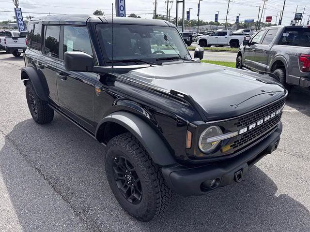 2026 Shadow Black Ford Bronco Badlands 4X4 SUV