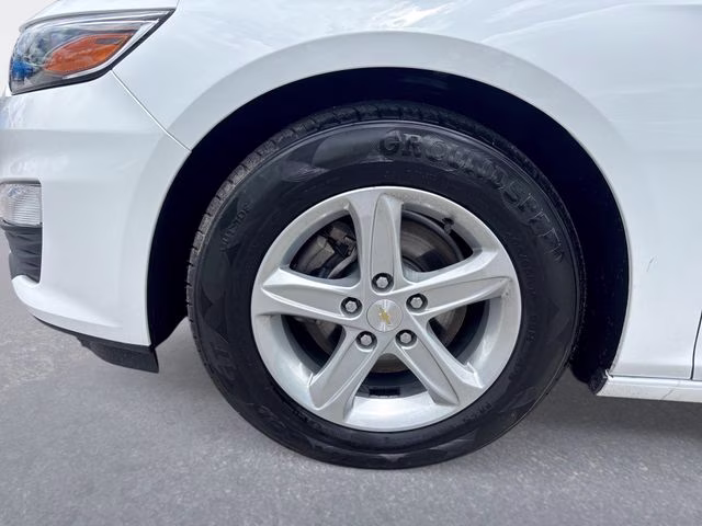 2024 Summit White Chevrolet Malibu LT FWD Sedan