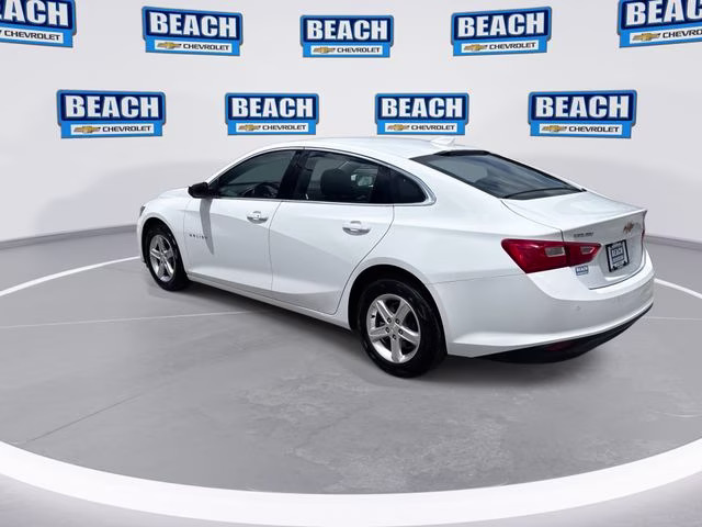 2024 Summit White Chevrolet Malibu LT FWD Sedan