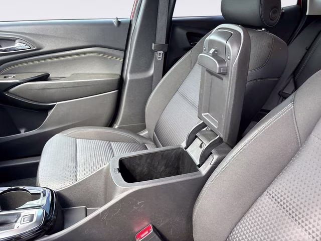 2025 Crimson Chevrolet Trax LT FWD SUV