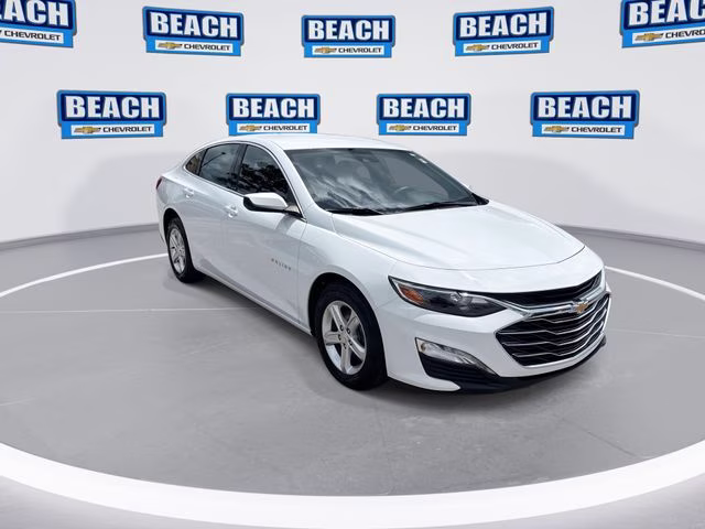 2024 Summit White Chevrolet Malibu LT FWD Sedan