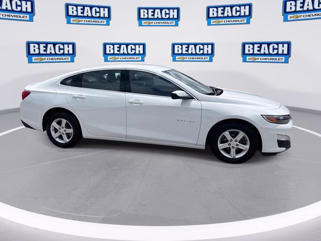 2024 Summit White Chevrolet Malibu LT FWD Sedan