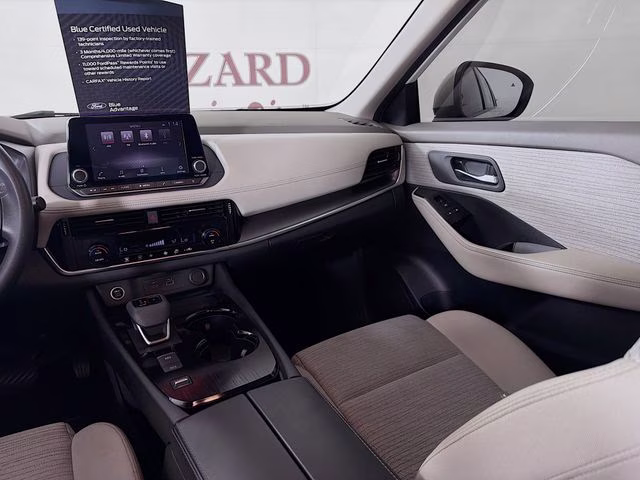 2021 Pearl White Nissan Rogue SV FWD SUV