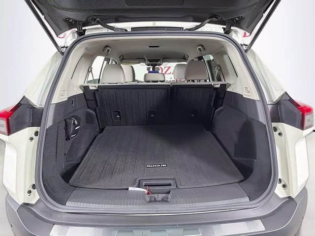 2021 Pearl White Nissan Rogue SV FWD SUV