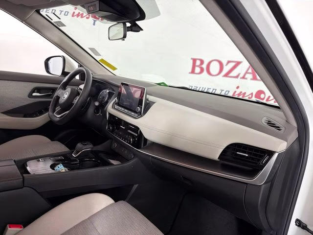 2021 Pearl White Nissan Rogue SV FWD SUV