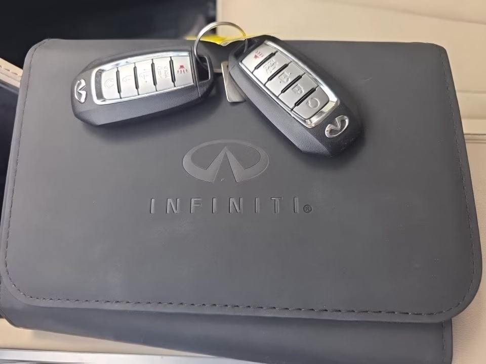 2023 Majestic White INFINITI QX60 LUXE FWD SUV