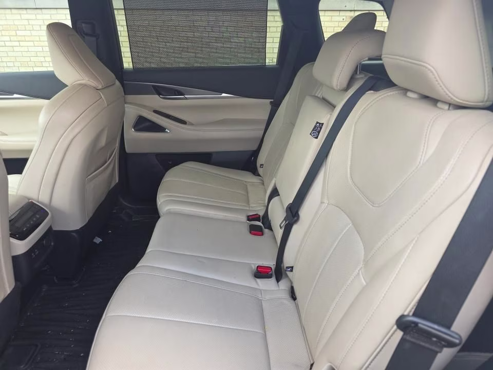 2023 Majestic White INFINITI QX60 LUXE FWD SUV
