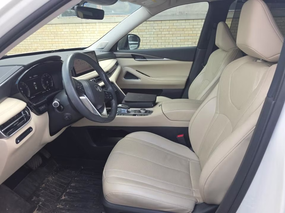 2023 Majestic White INFINITI QX60 LUXE FWD SUV