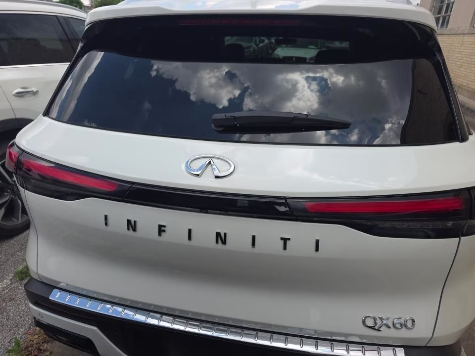 2023 Majestic White INFINITI QX60 LUXE FWD SUV