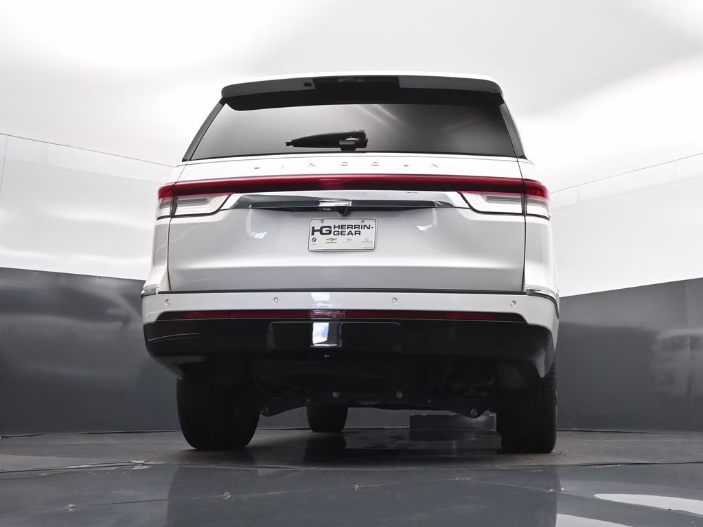 2024 White Metallic Lincoln Navigator Reserve 4X4 SUV