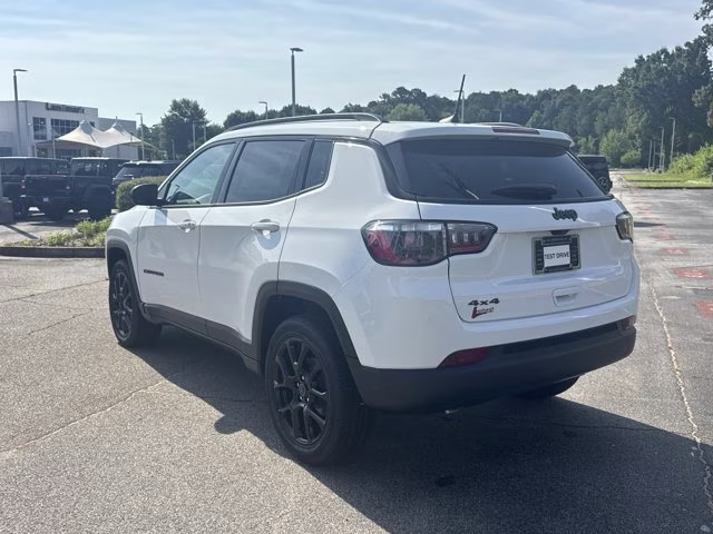 2026 Bright White Clearcoat Jeep Compass Latitude Altitude 4X4 SUV