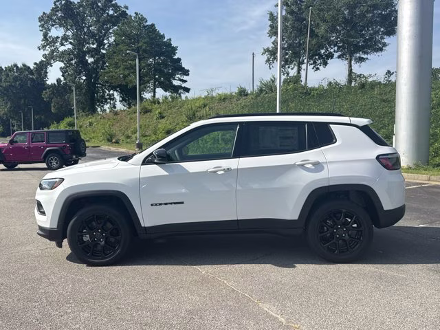 2026 Bright White Clearcoat Jeep Compass Latitude Altitude 4X4 SUV