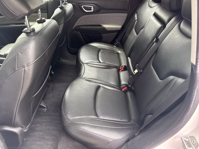 2022 Bright White Clearcoat Jeep Compass Latitude Lux 4X4 SUV
