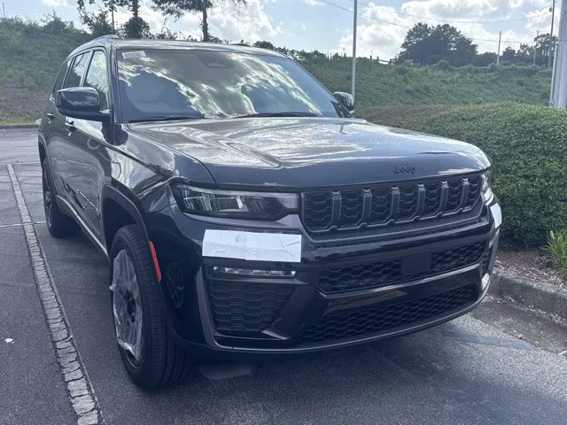 2026 Diamond Black Crystal Pearlcoat Jeep Grand Cherokee L Limited 4X4 SUV