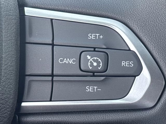 2026 Bright White Clearcoat Jeep Compass Latitude Altitude 4X4 SUV