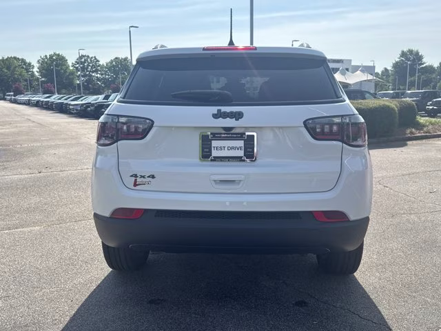 2026 Bright White Clearcoat Jeep Compass Latitude Altitude 4X4 SUV