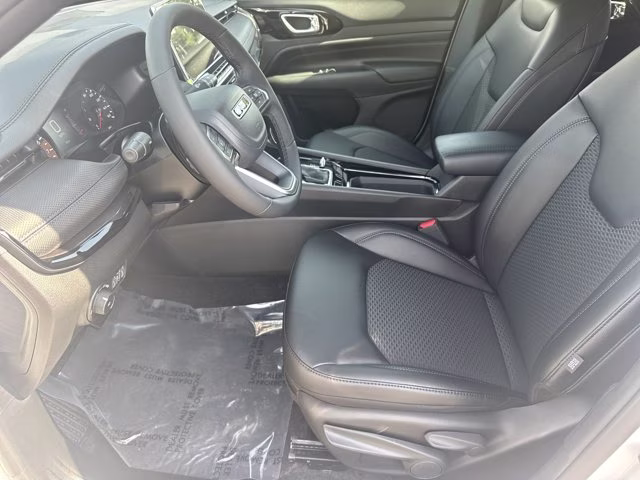 2026 Bright White Clearcoat Jeep Compass Latitude Altitude 4X4 SUV