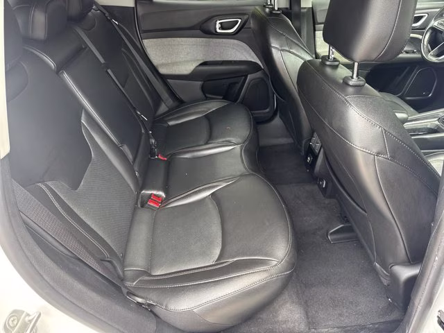 2022 Bright White Clearcoat Jeep Compass Latitude Lux 4X4 SUV