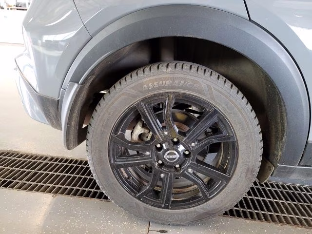 2024 Boulder Gray Pearl Nissan Kicks SR FWD SUV