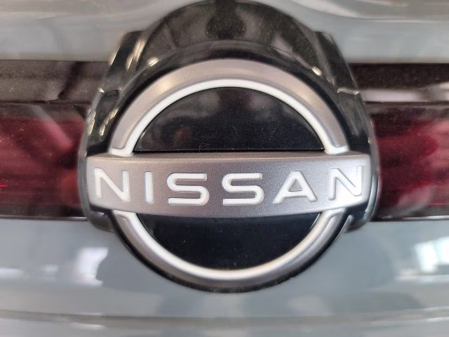 2024 Boulder Gray Pearl Nissan Kicks SR FWD SUV