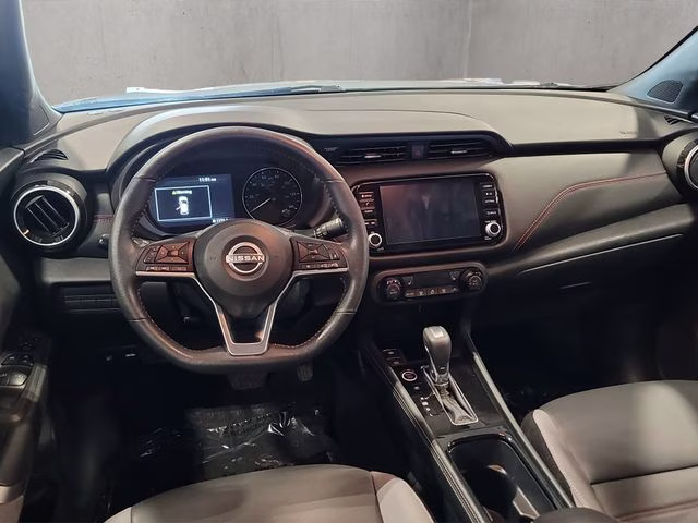2024 Boulder Gray Pearl Nissan Kicks SR FWD SUV