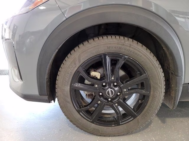 2024 Boulder Gray Pearl Nissan Kicks SR FWD SUV