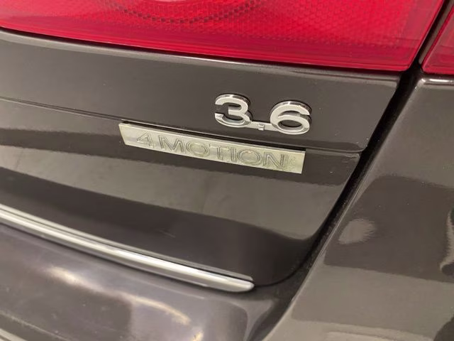 2007 United Gray Volkswagen Passat 3.6 AWD Crossover