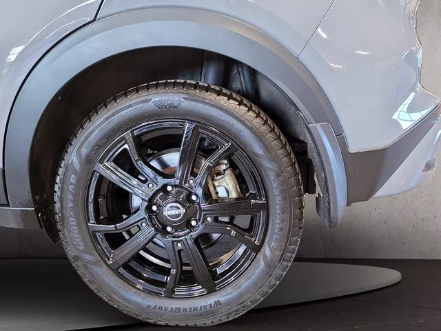 2024 Boulder Gray Pearl Nissan Kicks SR FWD SUV