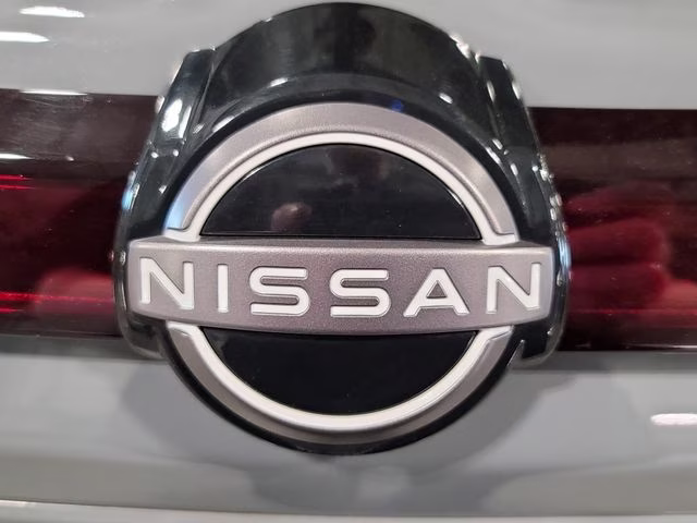 2024 Boulder Gray Pearl Nissan Kicks SR FWD SUV