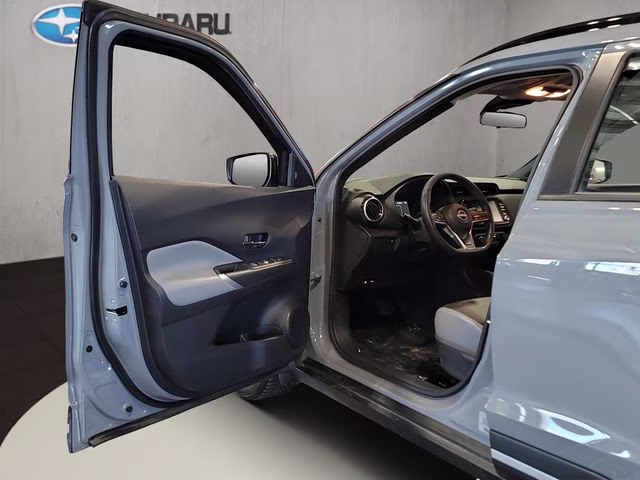 2024 Boulder Gray Pearl Nissan Kicks SR FWD SUV