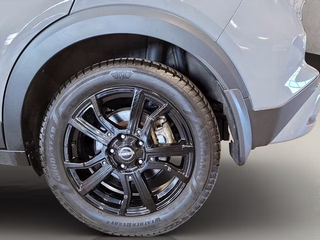 2024 Boulder Gray Pearl Nissan Kicks SR FWD SUV