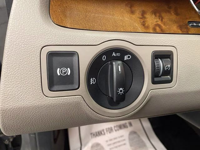 2007 United Gray Volkswagen Passat 3.6 AWD Crossover