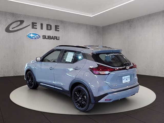2024 Boulder Gray Pearl Nissan Kicks SR FWD SUV