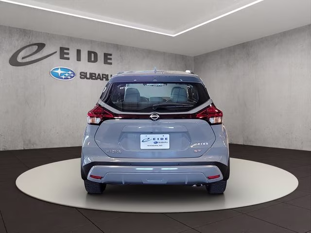 2024 Boulder Gray Pearl Nissan Kicks SR FWD SUV