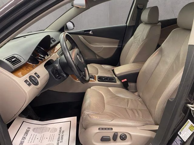 2007 United Gray Volkswagen Passat 3.6 AWD Crossover