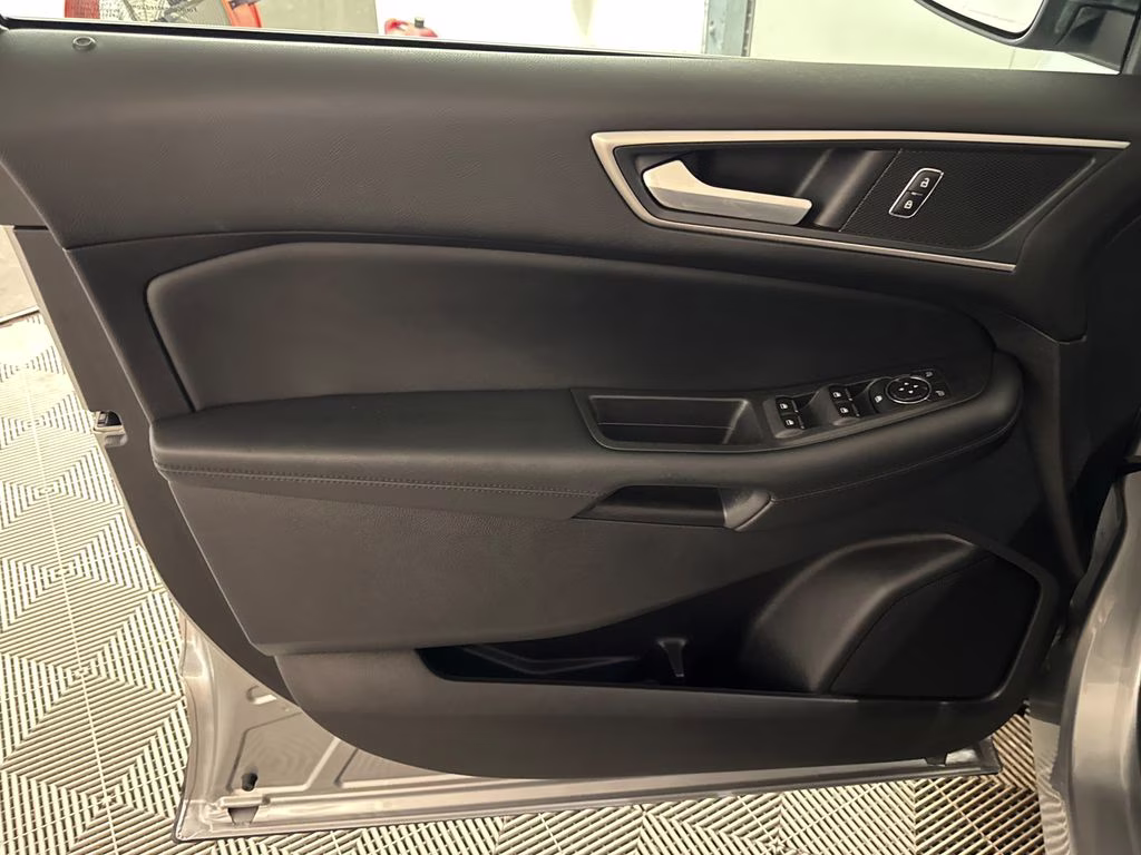 2021 Iconic Silver Metallic Ford Edge SEL FWD SUV