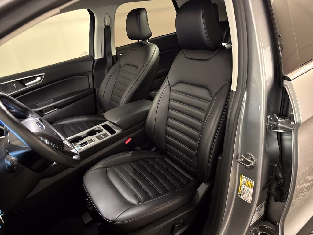 2021 Iconic Silver Metallic Ford Edge SEL FWD SUV
