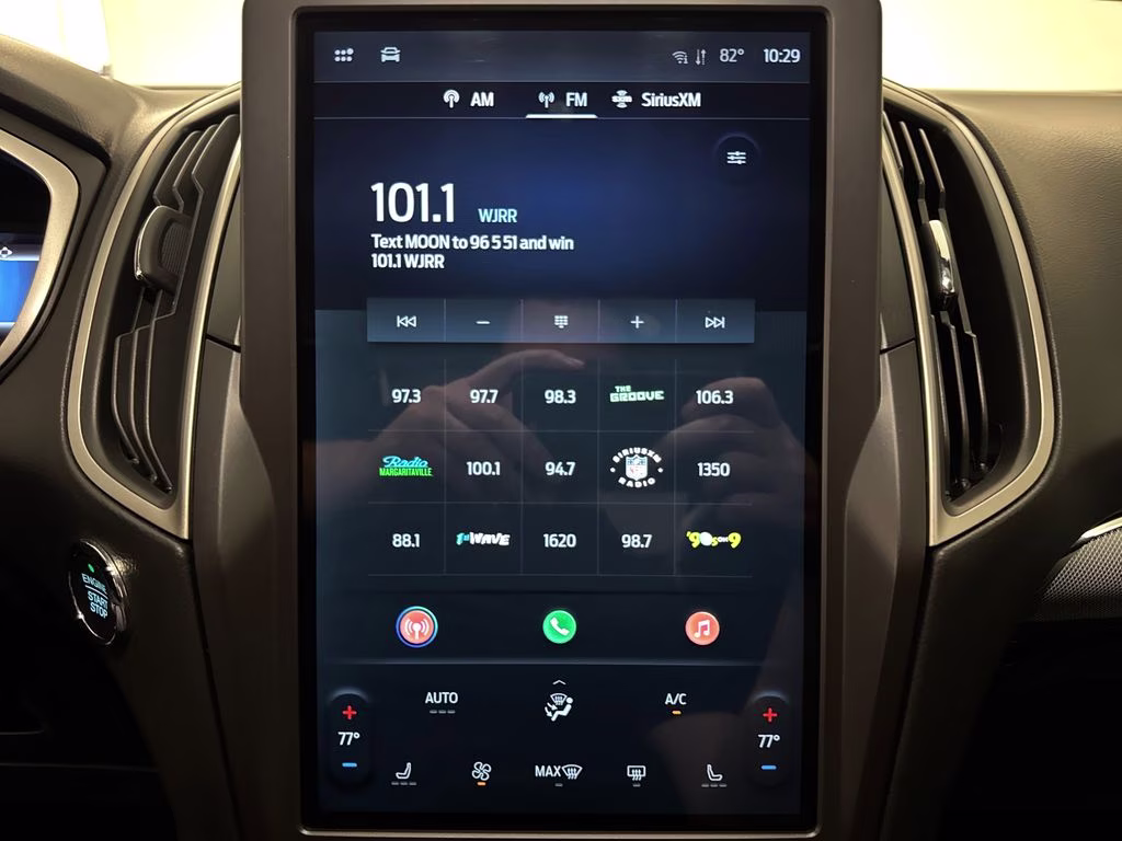 2021 Iconic Silver Metallic Ford Edge SEL FWD SUV