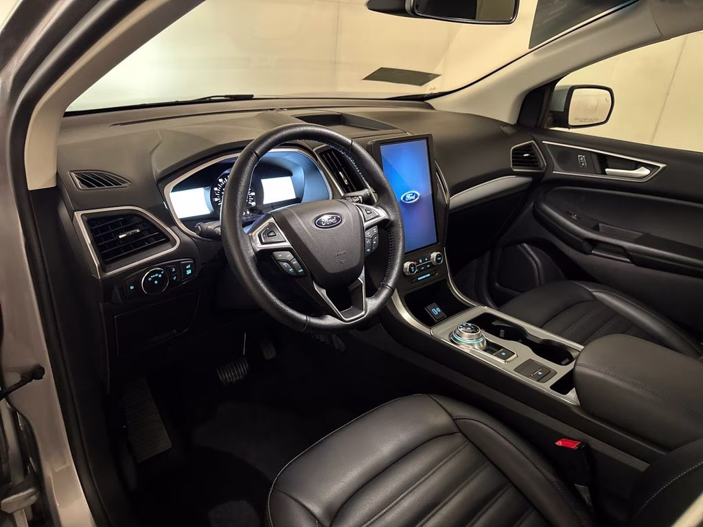 2021 Iconic Silver Metallic Ford Edge SEL FWD SUV