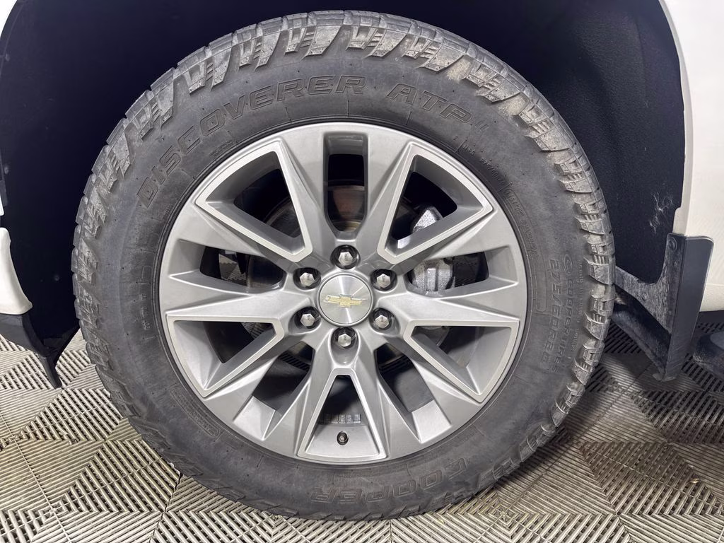 2021 Iridescent Pearl Tricoat Chevrolet Silverado 1500 High Country RWD Truck