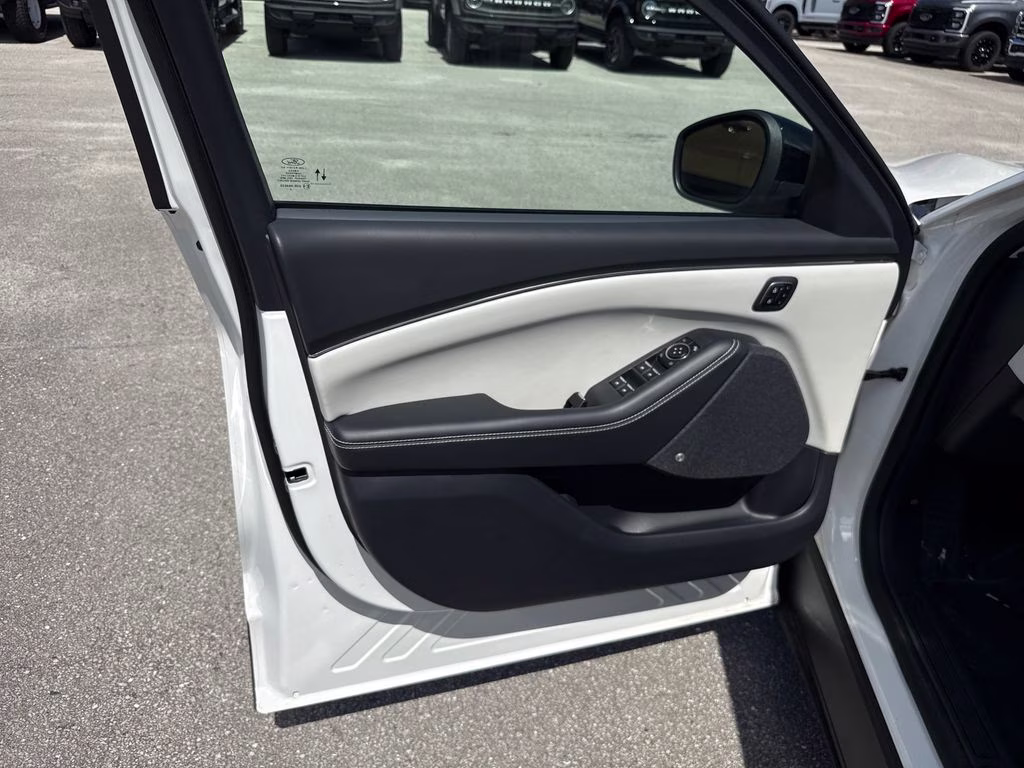 2025 Star White Metallic Tri-Coat Ford Mustang Mach-E Premium RWD SUV